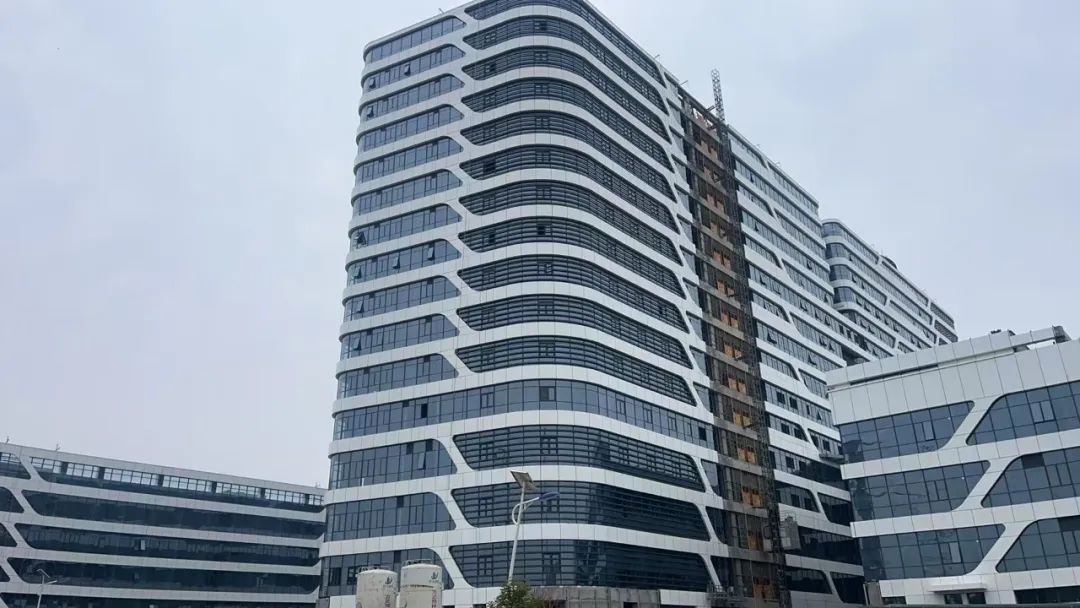 彩涂鋁卷的優(yōu)勢(shì)及可用性有哪些？